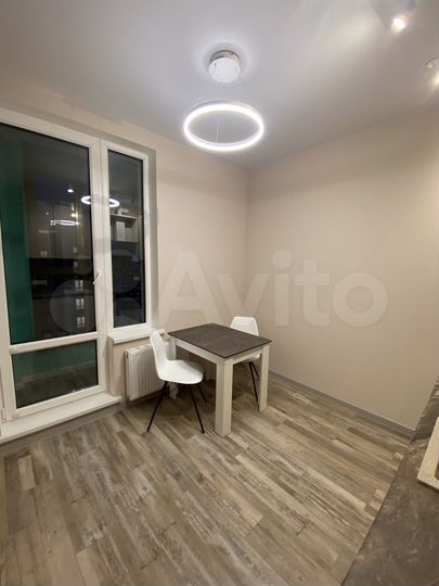 7-к. квартира, 33 м², 7/8 эт.