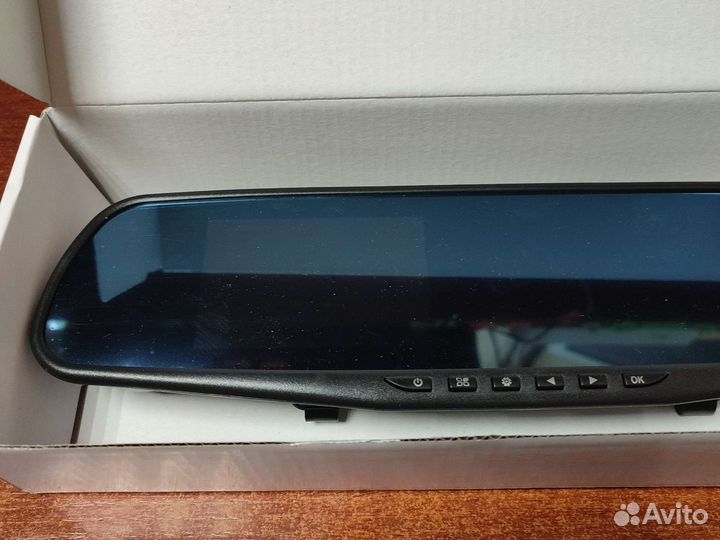 Зеркало заднего вида с видео регистратором