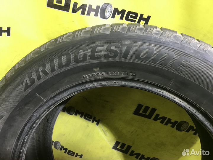 Bridgestone Blizzak Spike-01 235/60 R18