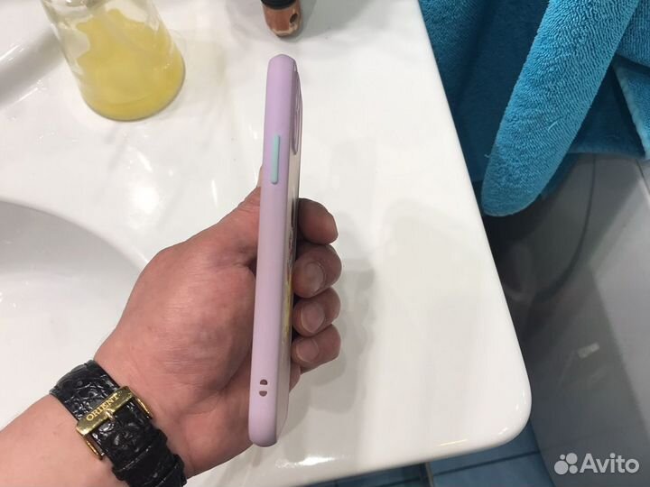 Чехол на iPhone 11