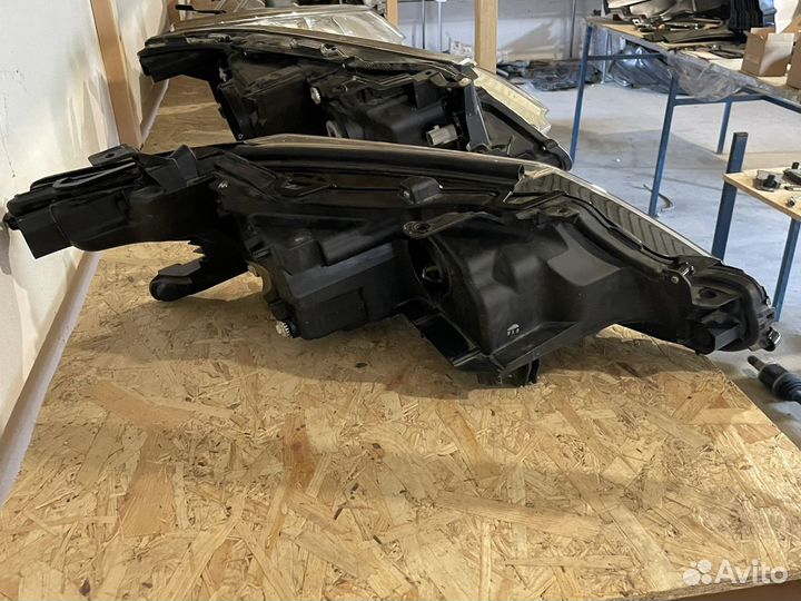 Фара левая toyota camry V70 оригинал