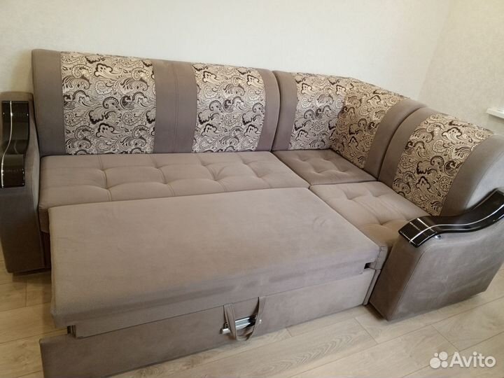 Угловой диван