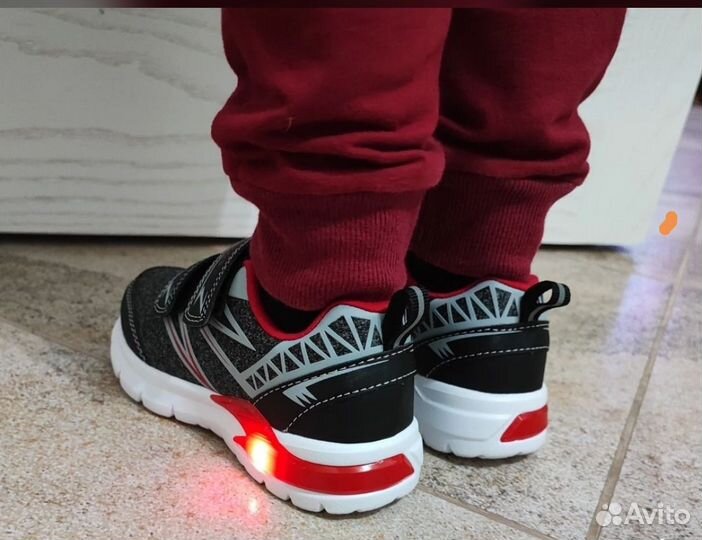 Кроссовки 27 размер 17 см