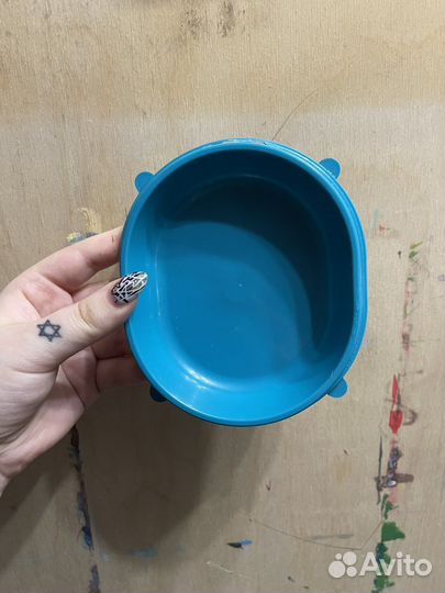 Миска для собаки или кошки пластмассовая