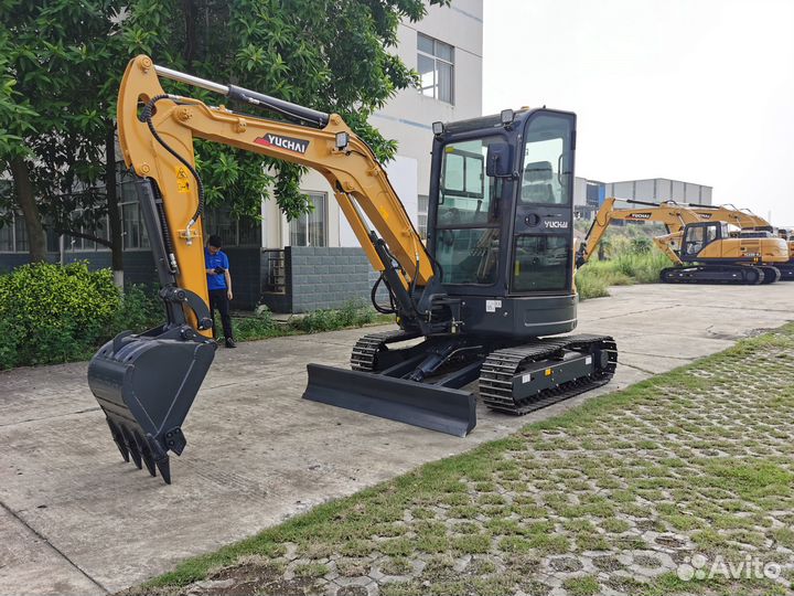 Мини-экскаватор Yuchai YC 35, 2024