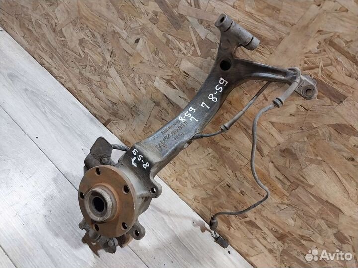 Поворотный кулак Volkswagen Passat B5