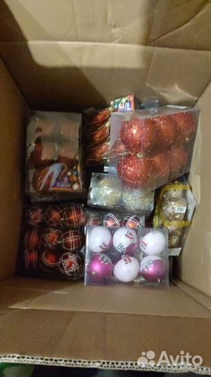 Елочные игрушки в большом количестве новые