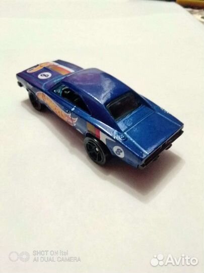 Машинка хот вилс hot wheels