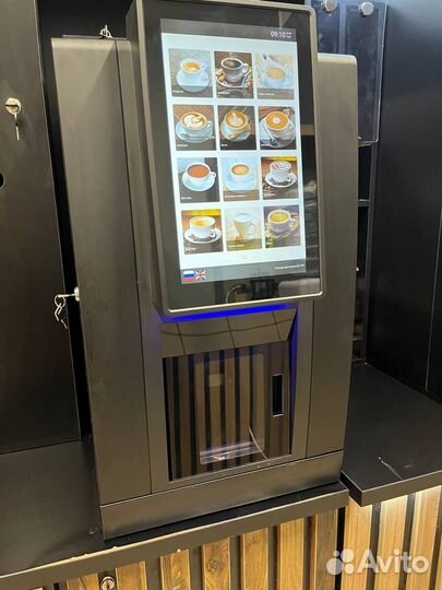 Кофейный автомат для бизнеса вендинг Jetinno