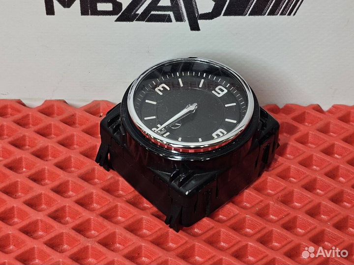 Часы консоли Mercedes W222