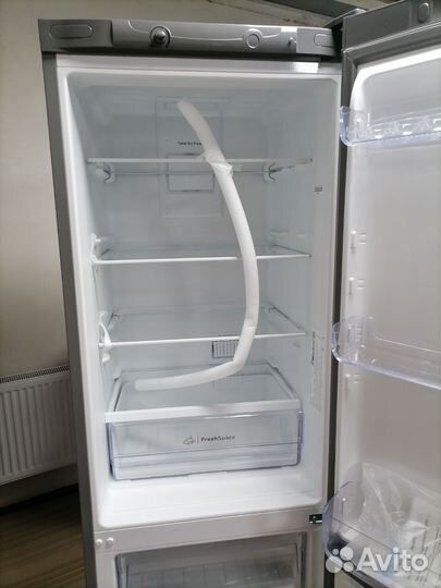 Холодильник новый серый indesit