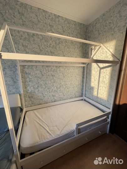 Кровать детская домик