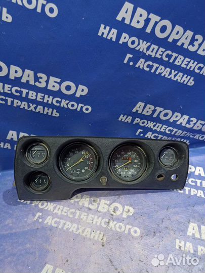 Панель приборов Ваз Нива 2121 внедорожник 2121