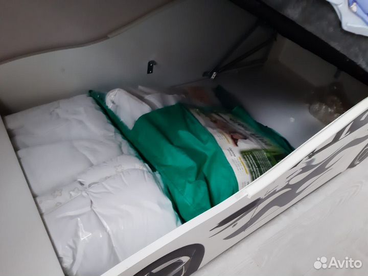 Детская кровать машина с матрасом