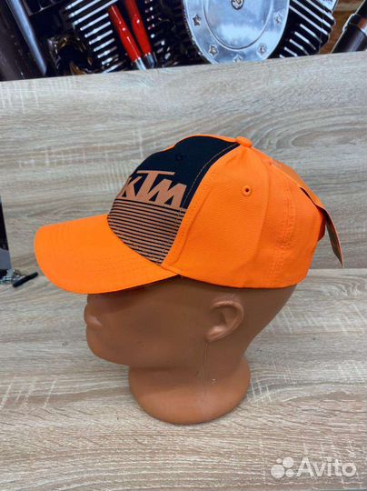 Кепка с мотологотипом