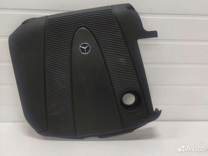 Крышка двигателя Mercedes C W203