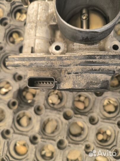 Nissan Tiida 1.5 hr15de дроссельная заслонка