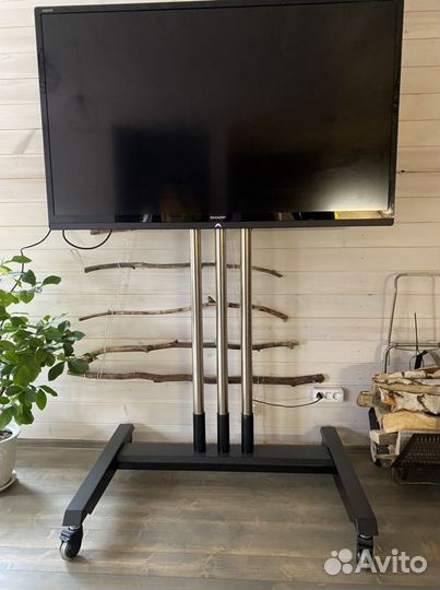 Профессиональная стойка для телевизора