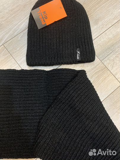 Женская зимняя шапка со снудом