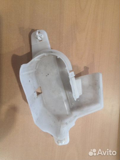 Накладка декоративная правая Lexus Lx570 3 3UR-FE