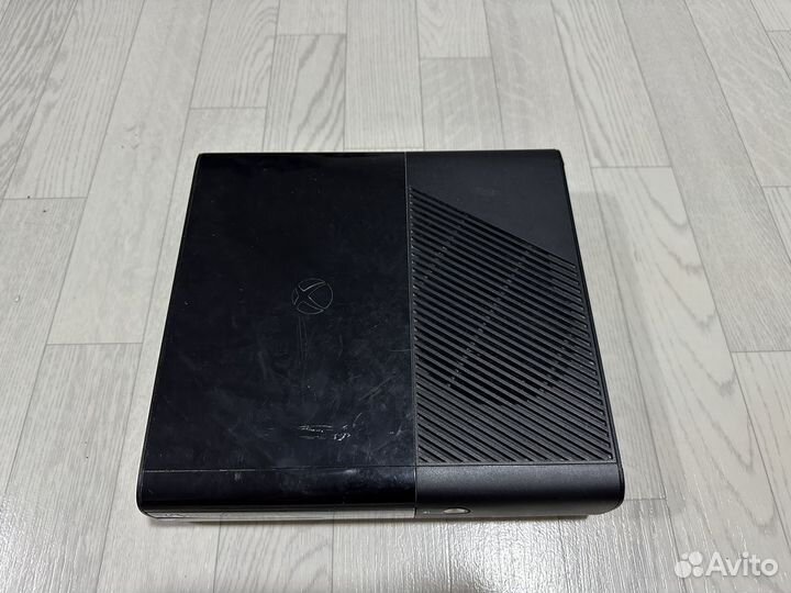 Xbox 360 Е прошитый Freeboot + игры