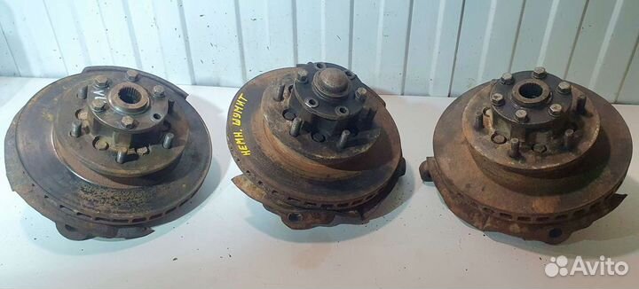 Поворотный кулак Mitsubishi Pajero II