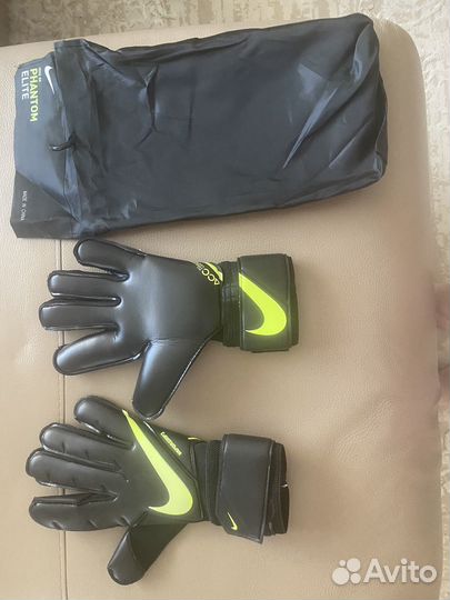 Вратарские перчатки nike