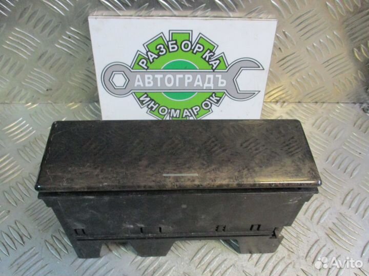 Вещевой ящик (дерево) MB W210 1999г