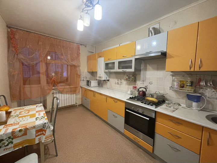 2-к. квартира, 58 м², 1/6 эт.