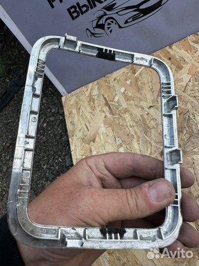 Рамка кулисы АКПП Volkswagen Touareg 4.2 AXQ 2004