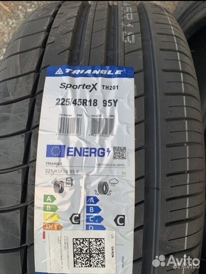 Triangle Sports TH201 225/45 R18