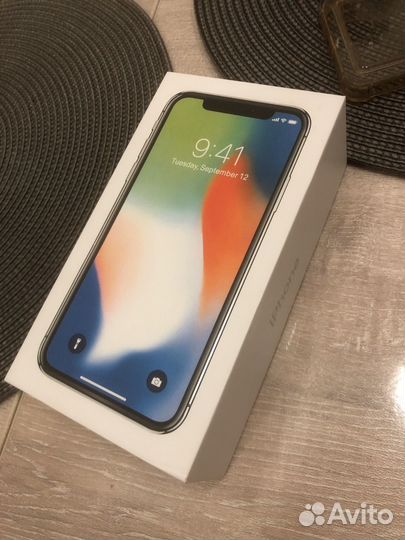 iPhone X, 64 ГБ