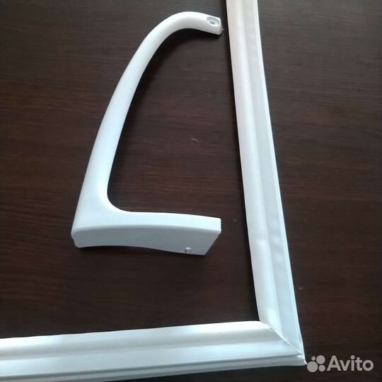 Уплотнитель резинка на дверь холодильника Индезит