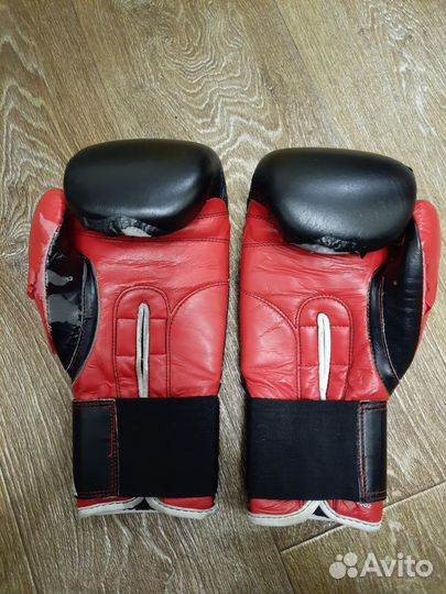 Боксерские перчатки 10 oz adidas