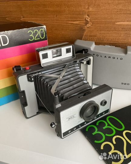 Polaroid 320 Land Camera