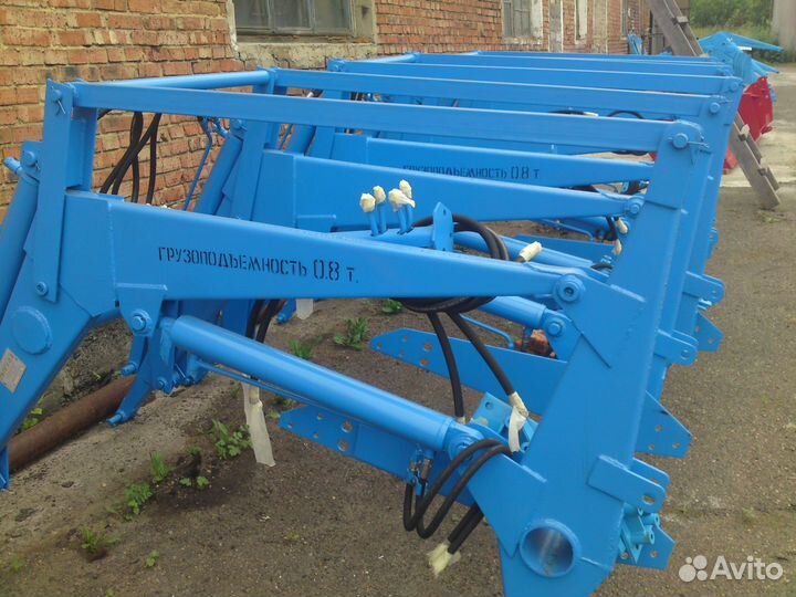 Погрузчик универсальный пгу-0,8