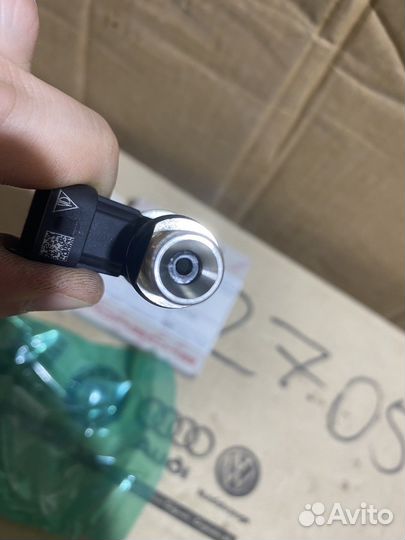 Форсунка топливная Porsche Cayenne 948605230AX Нов