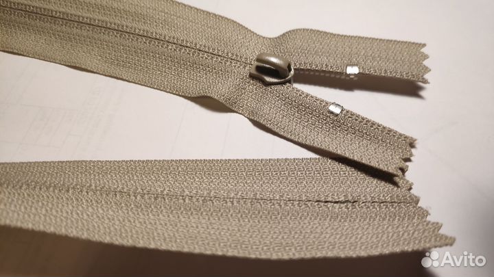 Молнии YKK с реверсными бегунками