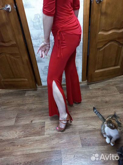 Костюм для занятий танцами