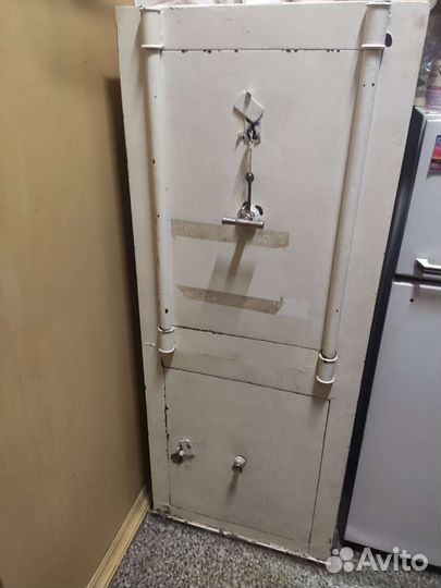 Шкаф металлический сейф СССР