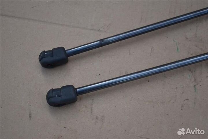 Амортизатор крышки багажника Mercedes-Benz Ml