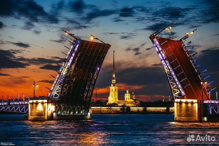 Праздник фонтанов в Петергофе