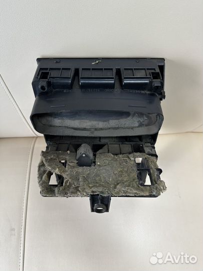 Рамка магнитолы Audi 80 B4