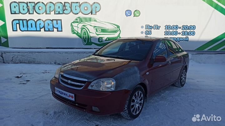 Накладка стекла заднего правого Chevrolet Lacetti 96548229. Царапины