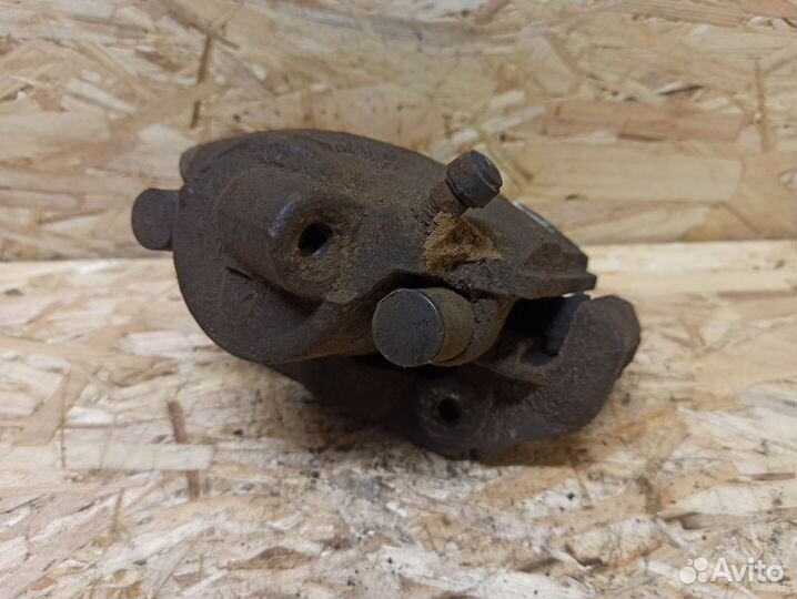 Суппорт передний правый Ford Fusion, Fiesta 5