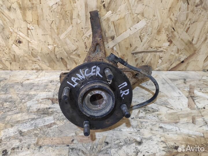Кулак поворотный правый Mitsubishi Lancer 9