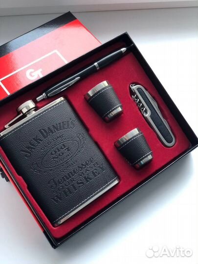 Фляга со стопками, подарочный набор