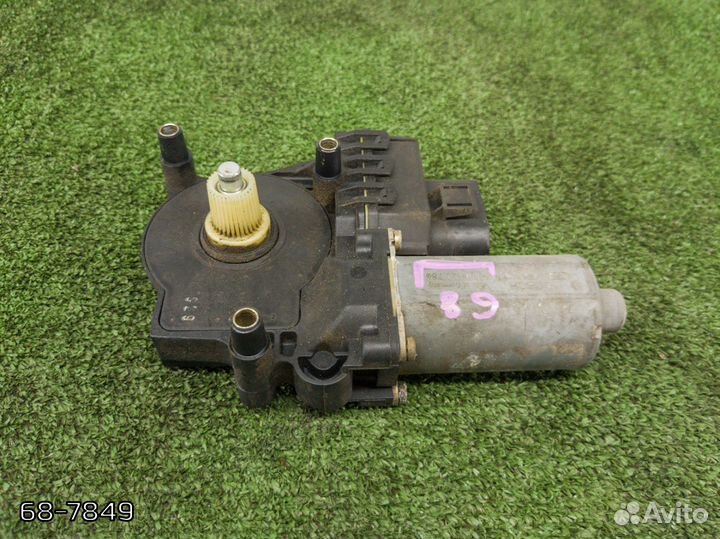 Моторчик стеклоподъемника Audi A6 C5 седан