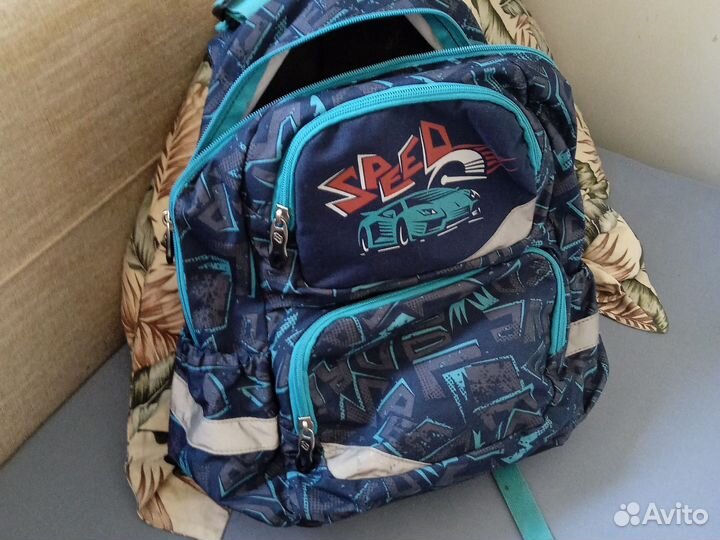 Рюкзак для школы очень прикольный и удобный