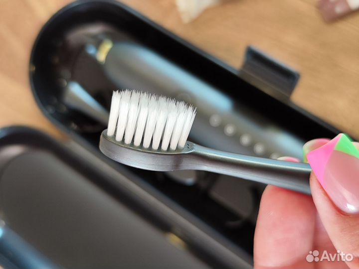 Электрическая зубная щётка